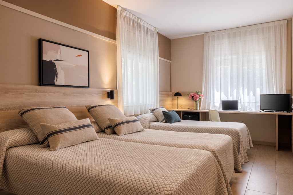 Hotel Bonanova Park - photo 3