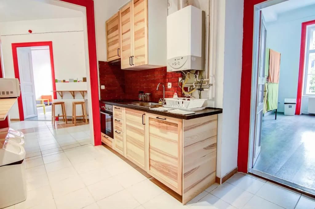 Oktogon Apartment - photo 37