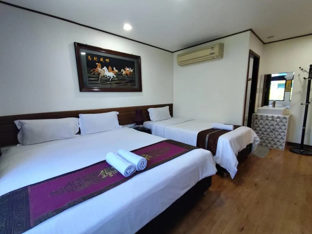 Longzhu Guesthouse - photo 50