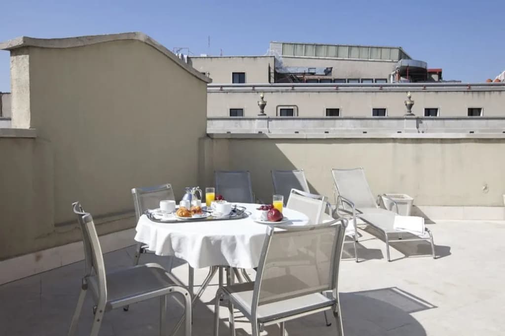 Quatro Puerta Del Sol Hotel - photo 18