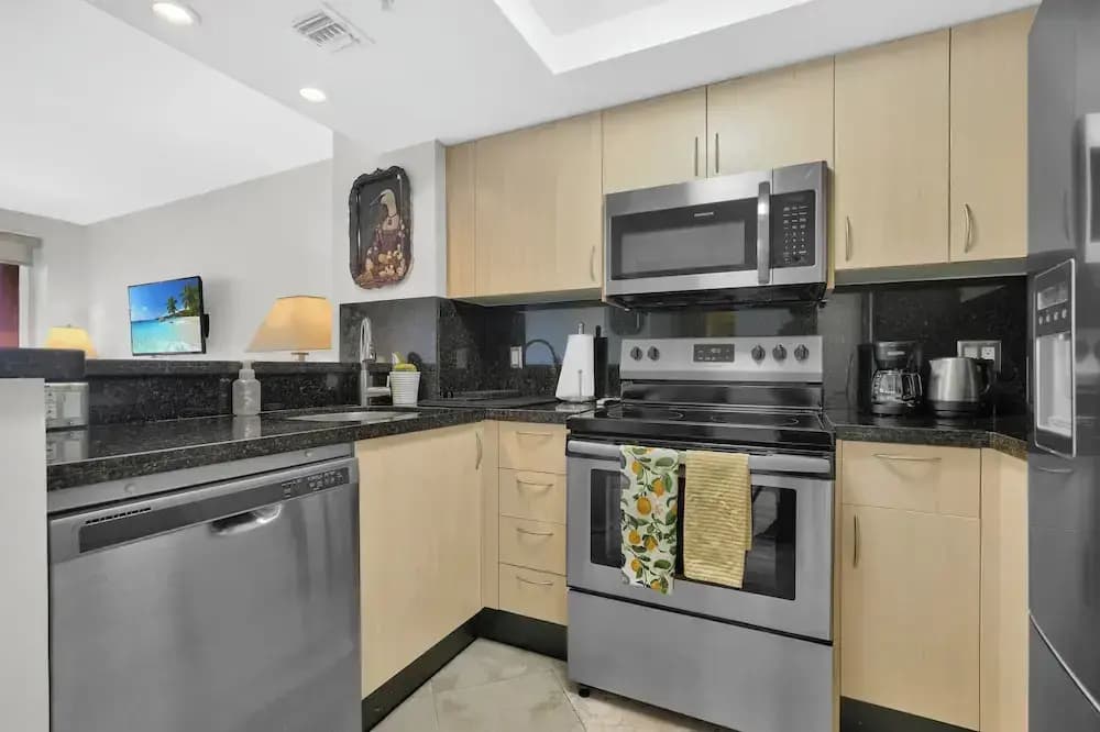 Modern Bay View with Free Parking - photo 18