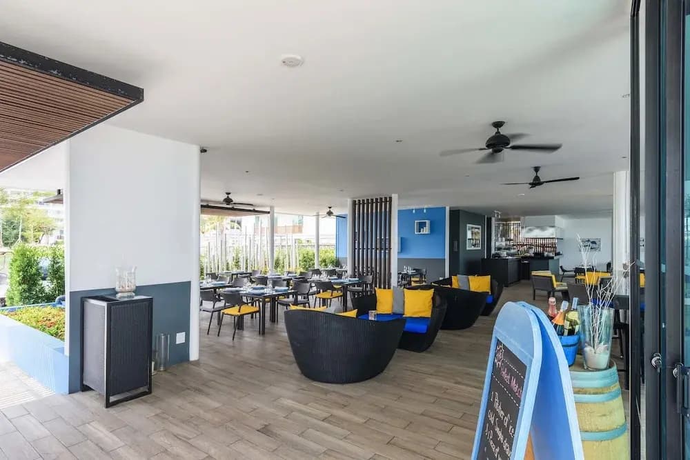 Lux Contemporary Condo By Favstay - photo 10