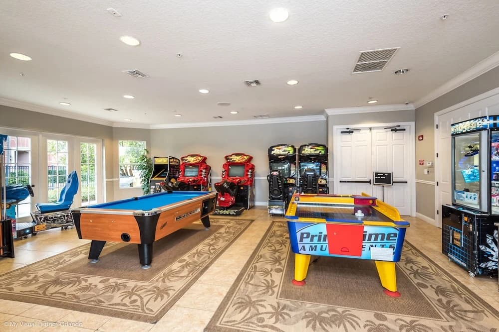 Spacious and Lovely 3BD Unit With Balcony, Close to the Convention Center #3vc309 - photo 14