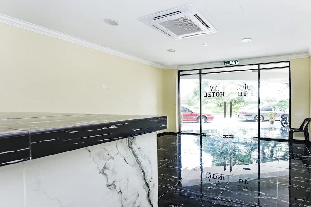 OYO 90445 Th Hotel - photo 4