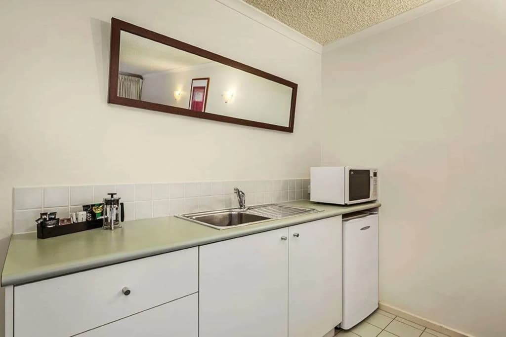 Knox International Hotel & Apartments - photo 28