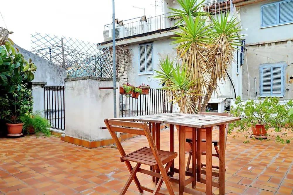 Monti Bright Apartment - photo 13