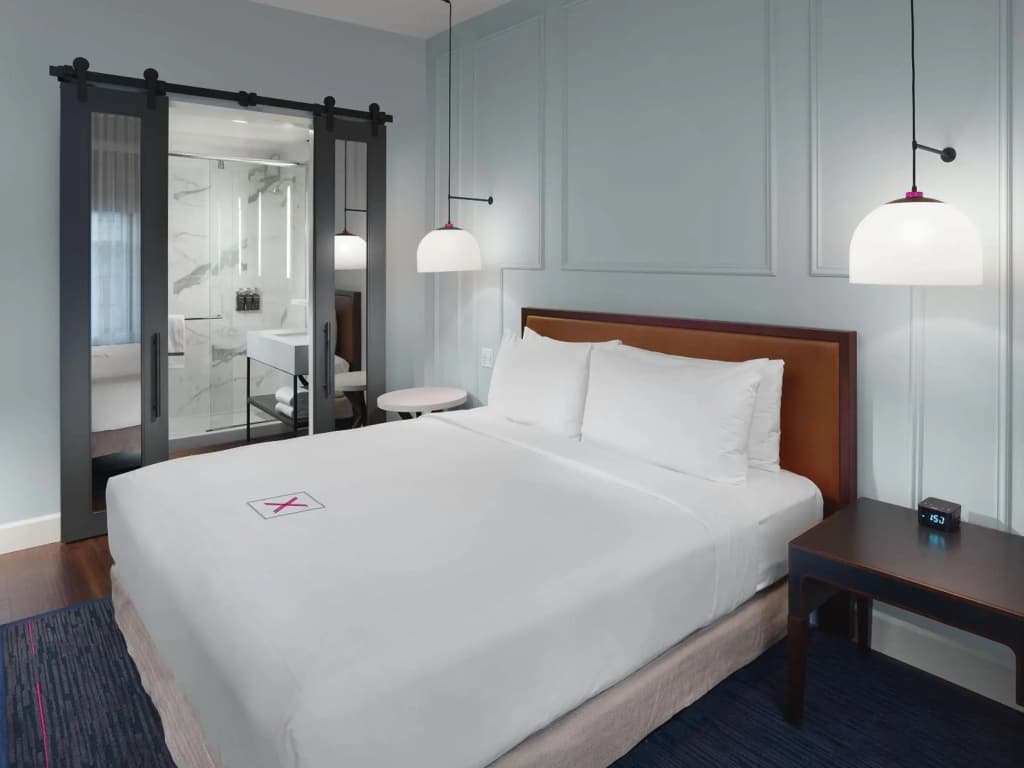 Axiom Hotel - photo 5