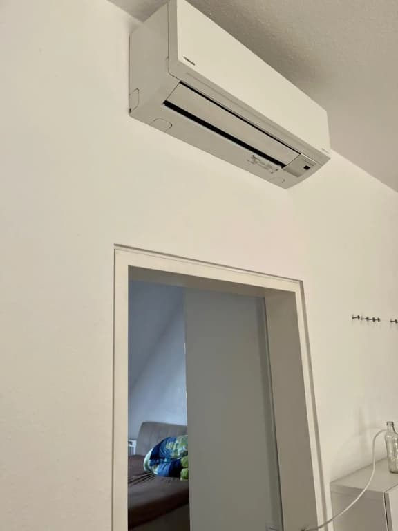 Dachgeschosswohnung mit kostenlosem Parkplatz ! - photo 8
