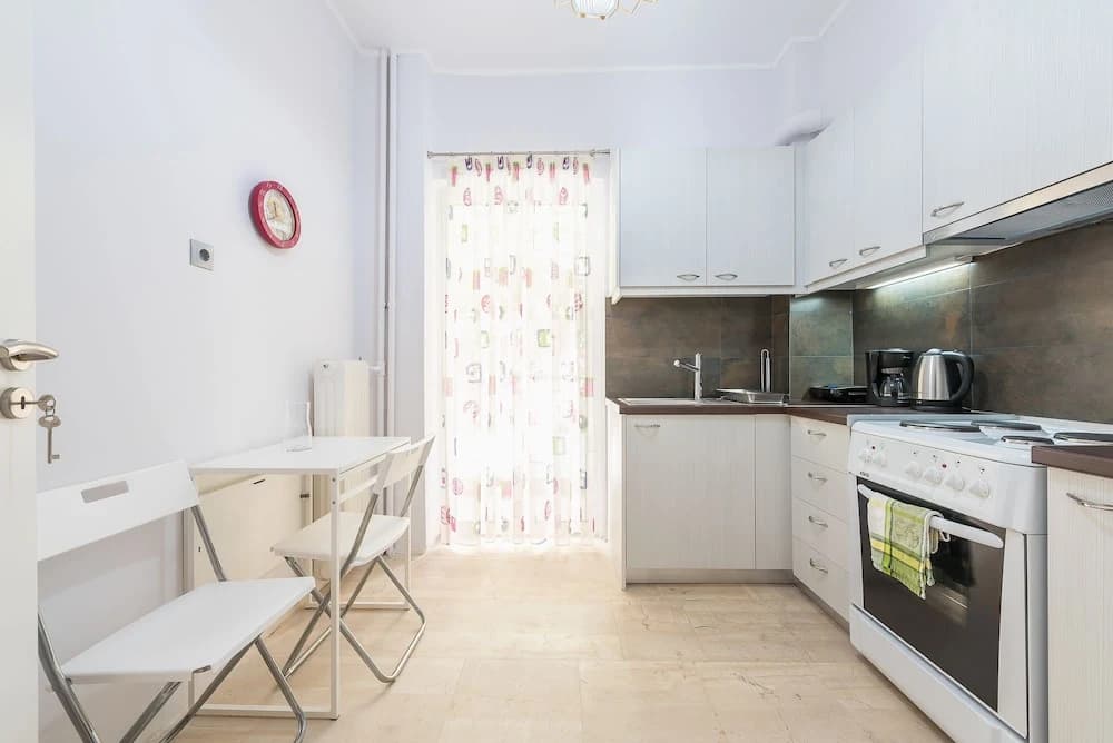 Central & Cozy Apartment With Balcony - photo 13