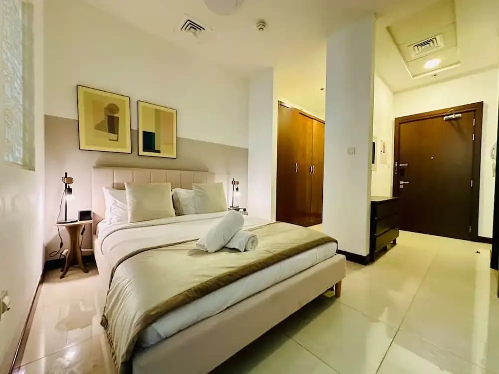 Studio in JVC w Premium Amenities Near Circle Mall - photo 1
