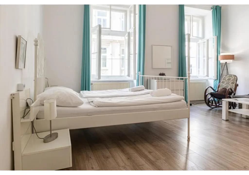 Elegant 1BR Apt. - Great for Long Stays - photo 2