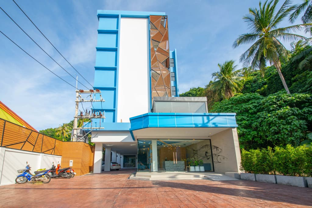 Golden Paradise Hotel - photo 1