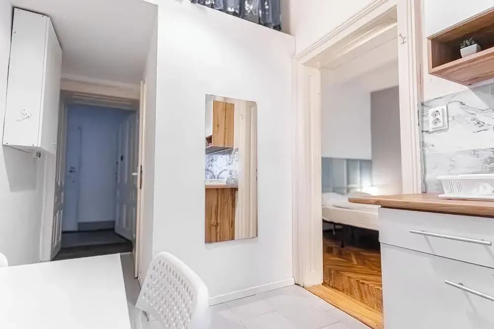 Elegant 1BR Apt Steps from Praterstern - photo 13