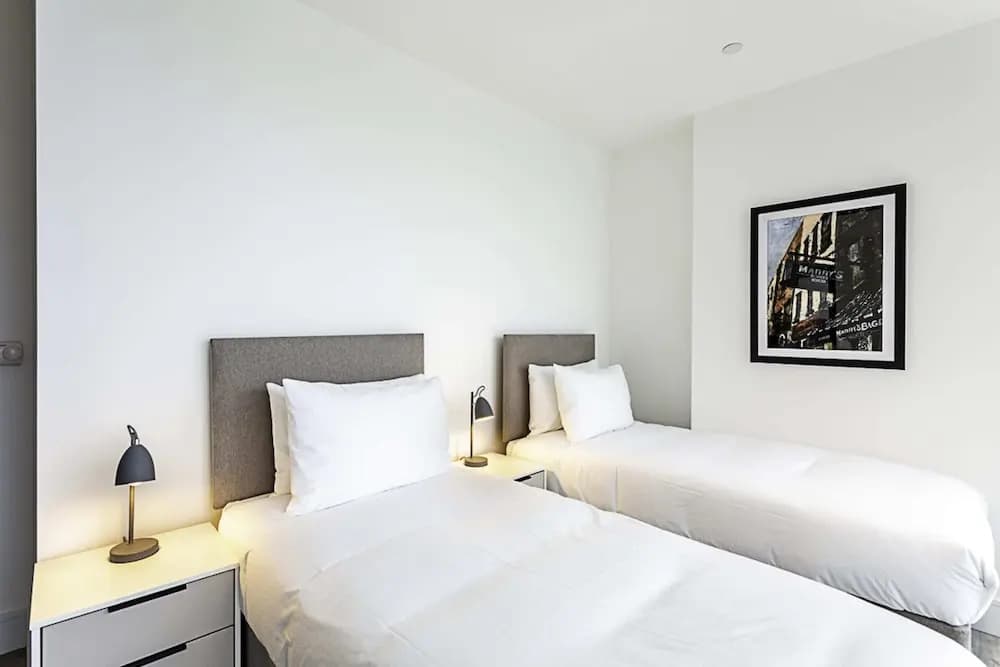 Icon Tower Flat One - North Acton - photo 2