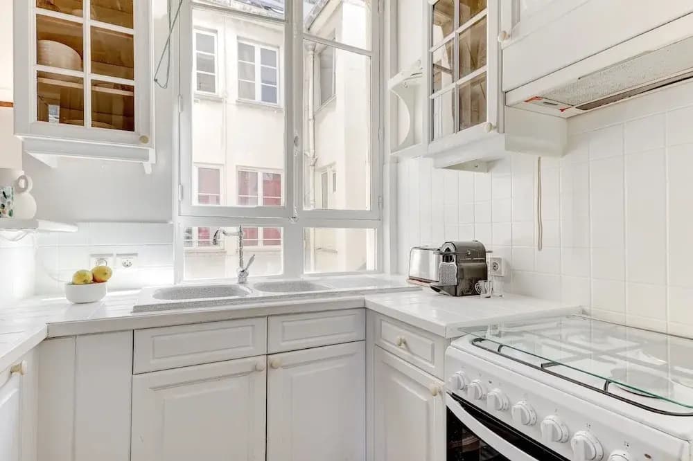 Charming 1BR Near Latin Quarter - photo 12