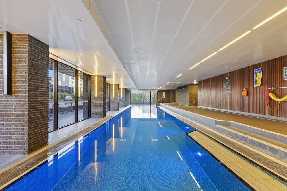 Chic 1-bed With Balcony Views and Amenities - photo 8