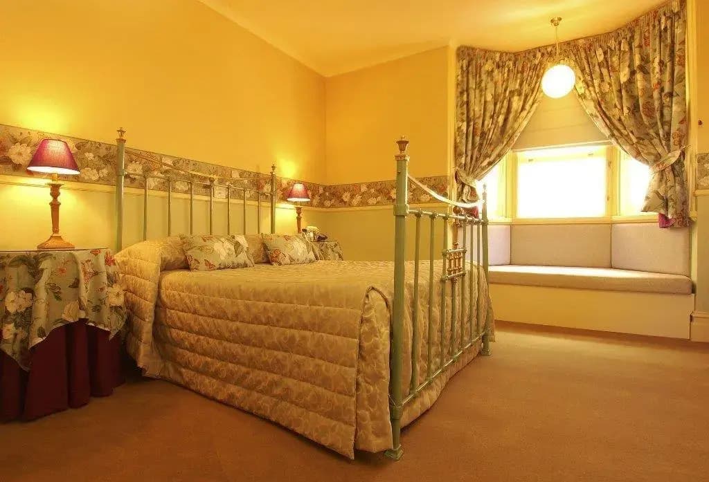 The Russell Boutique Hotel - photo 18