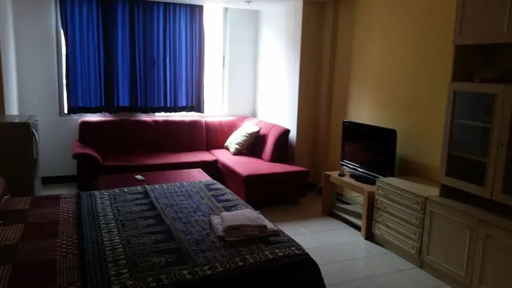 Roadside Guest House - photo 4