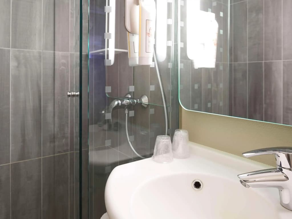 Ibis Paris Canal Saint Martin - photo 22