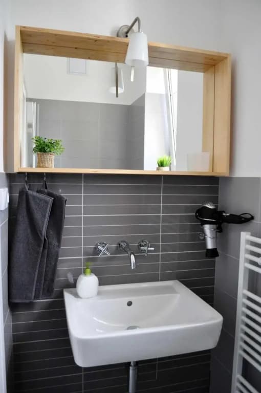 Central-Modern-Apartment - photo 8