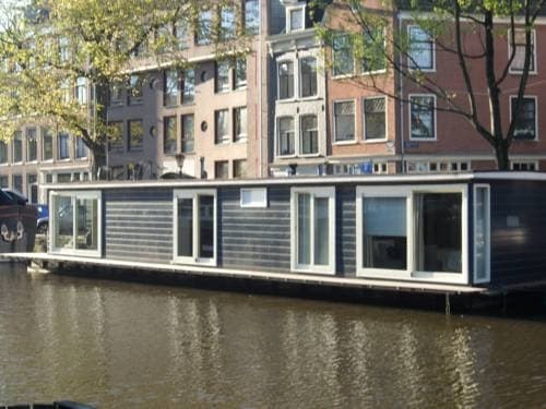 The Guest-Houseboat - photo 1