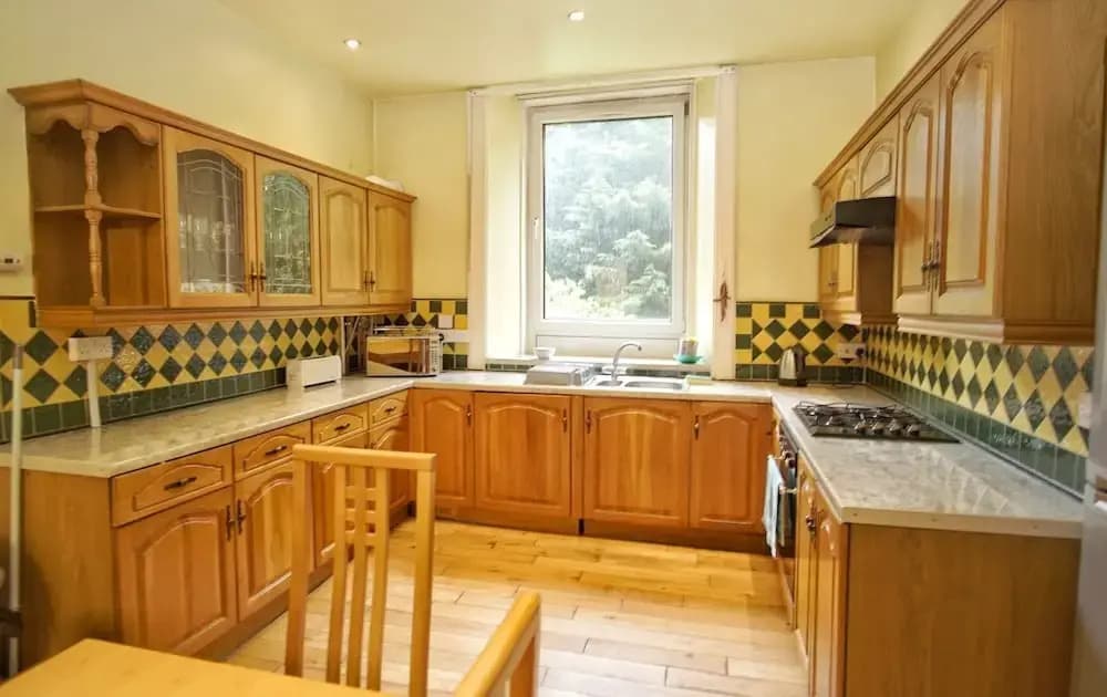 Spacious 2 Bedroom Flat, Leith Walk - photo 13