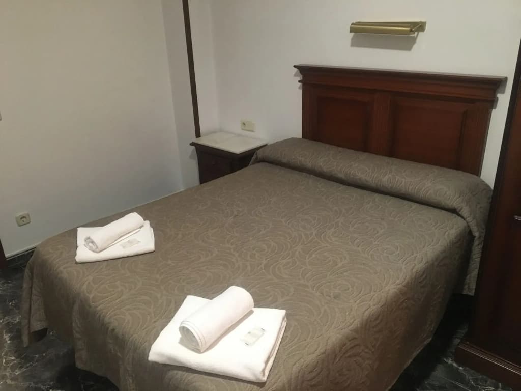 Hostal Conchita Legazpi - photo 4