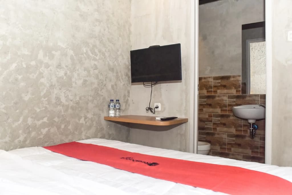 RedDoorz Plus @ Kemayoran - photo 10