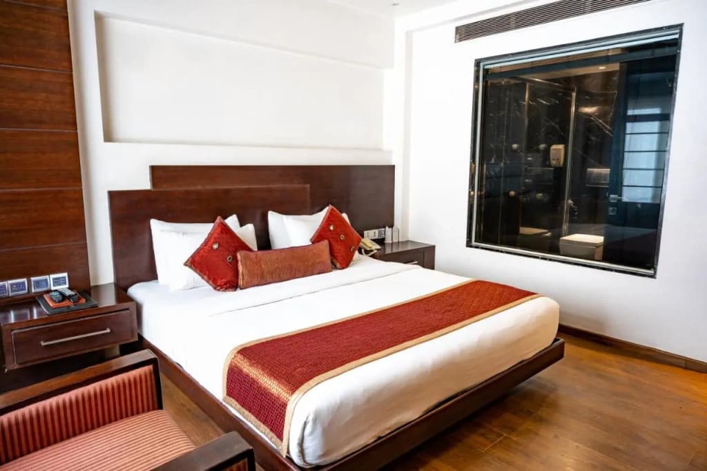 Hotel Godwin Deluxe - photo 36
