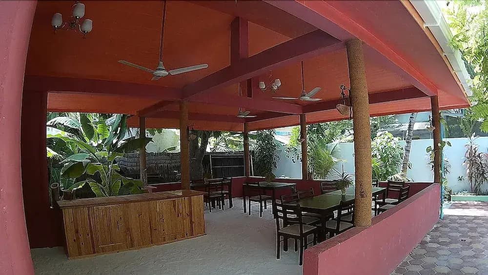 Magoodhoo Inn - photo 16