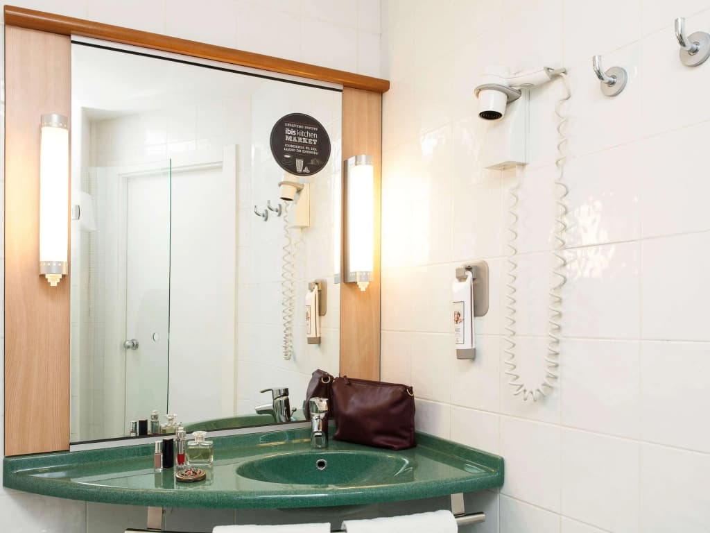 ibis Madrid Calle Alcala - photo 9