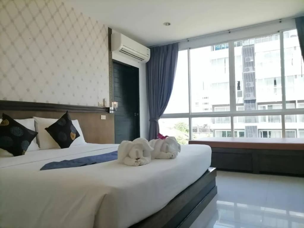 NJ Patong Hotel - photo 14