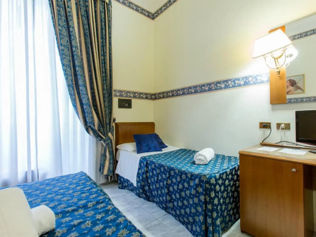 Hotel Gabriella - photo 18