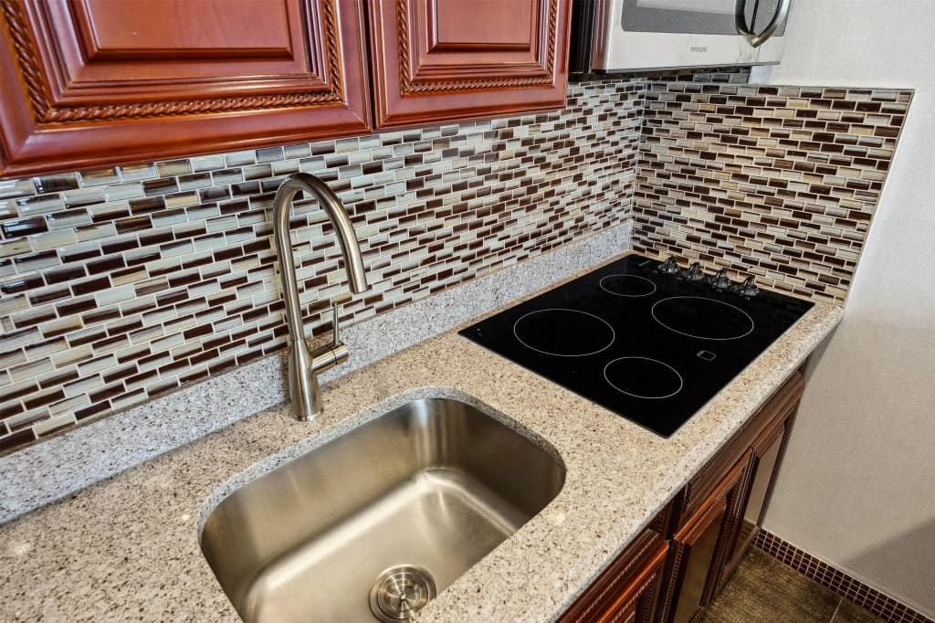 Ramada by Wyndham Flushing Queens - photo 15