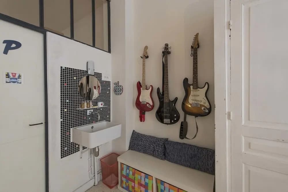 Loft Style Apartment With A Workshop Studio - photo 1