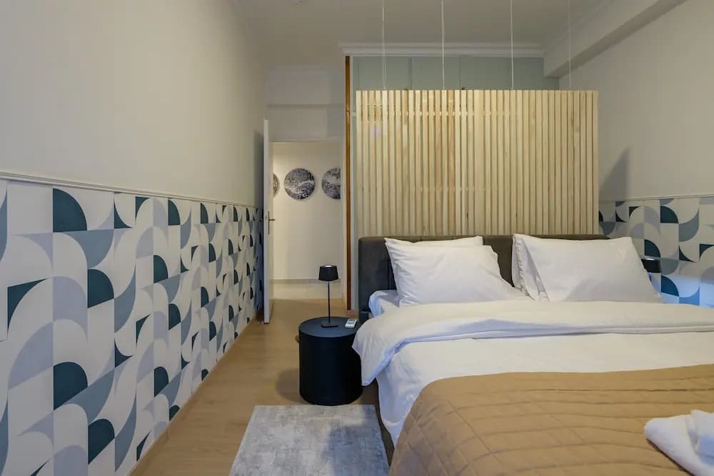 Fully Renovated Flat in Prime Location - photo 2