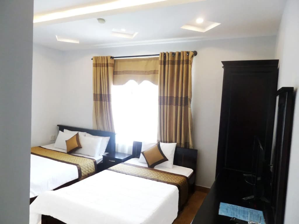Crown Hotel - photo 4