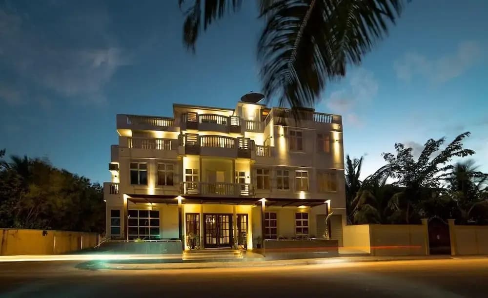 Lagoon Lodge - photo 1