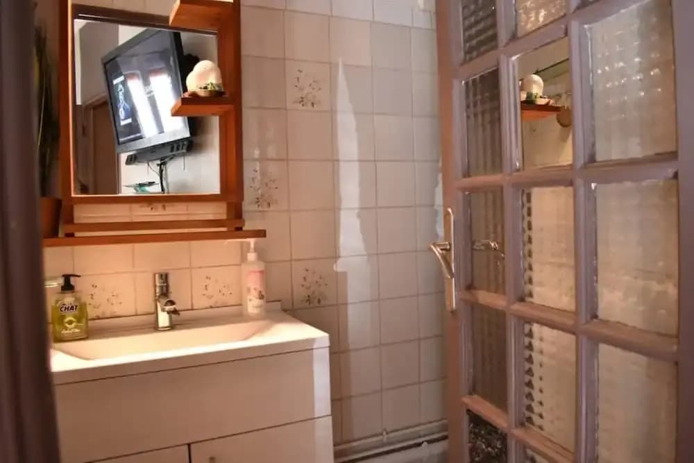 Bright Parisian Studio for 2 - photo 8