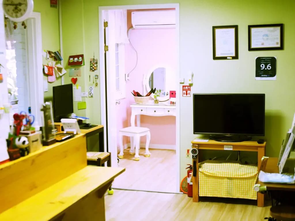Gera Ladies Guesthouse - photo 15