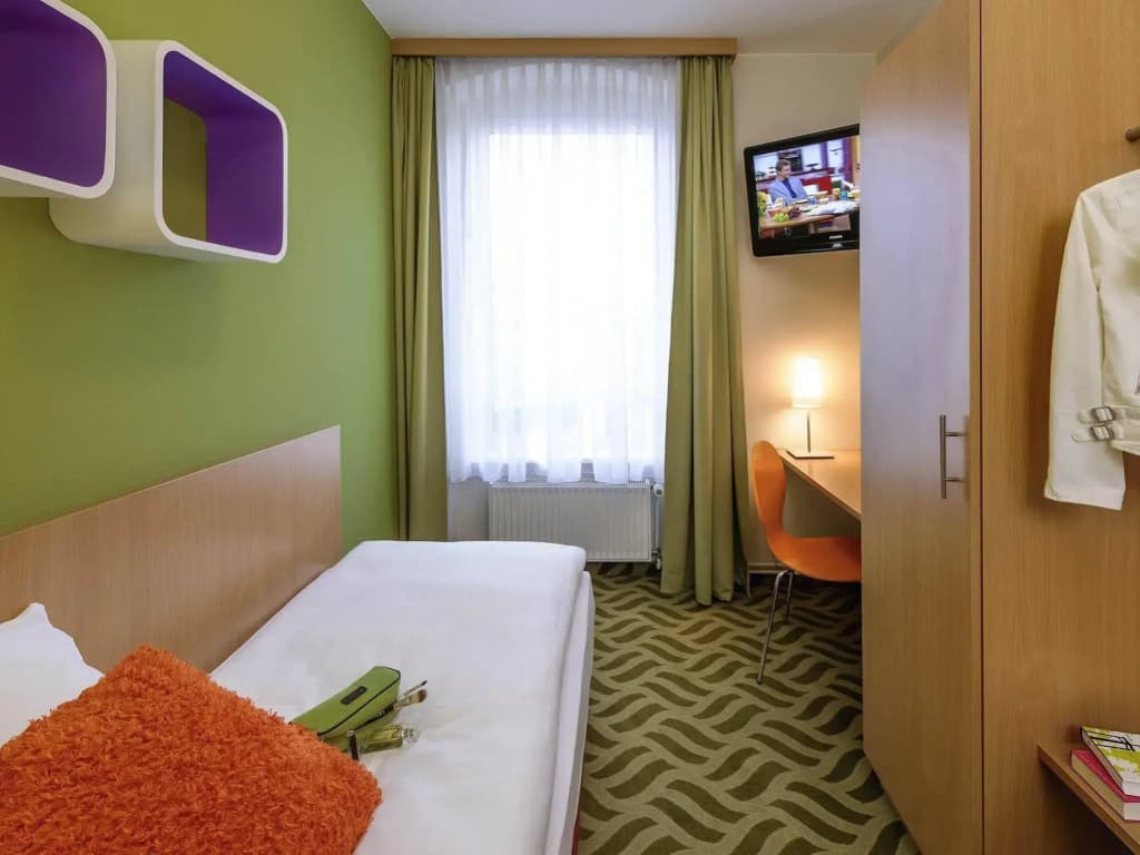 ibis Styles Berlin City Ost - photo 7