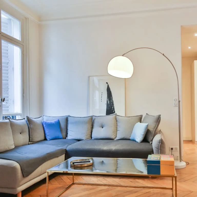 Secret Villiers I Stylish 2 Bed Apt in Villiers - photo 3