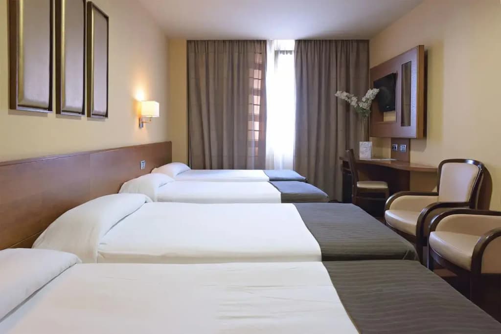 Hotel Sterling - photo 44