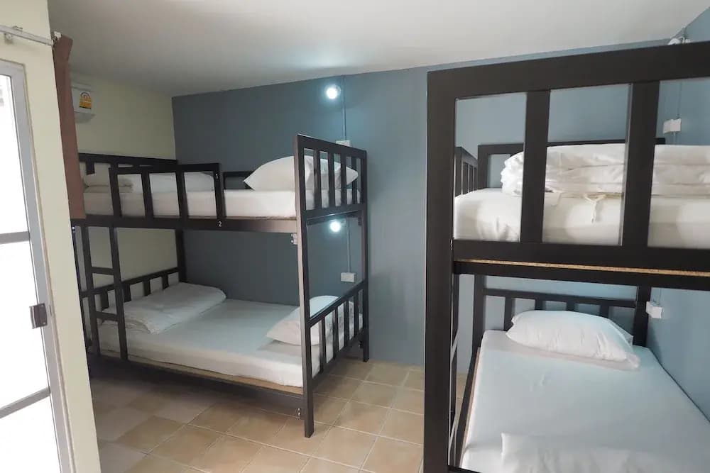 Just Sleep At Box Hostel - photo 2