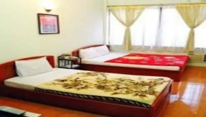 Queen Hotel - photo 1