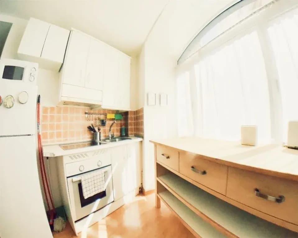 Lollipop Flats City Centre Deluxe Suite - photo 14