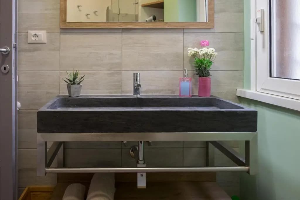 Glorioso Stylish Apartment - photo 8
