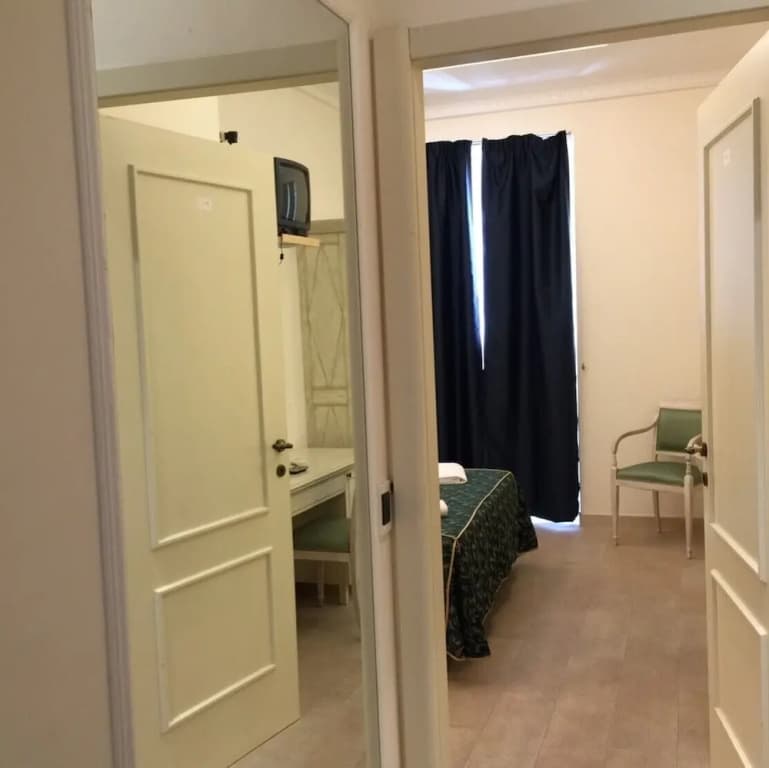Champagne Palace Hotel - photo 15