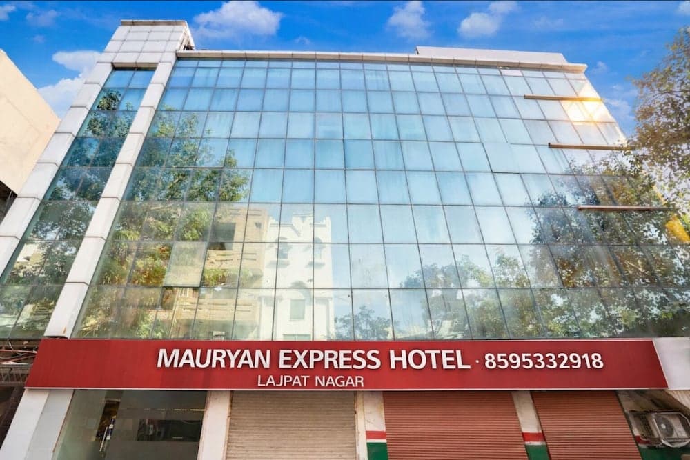 Mauryan Express Hotel Lajpat Nagar - photo 1