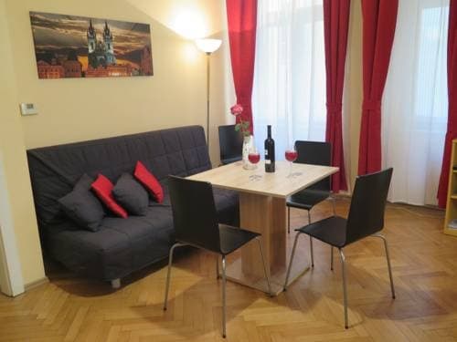 Astronomical Clock Apartment - photo 4